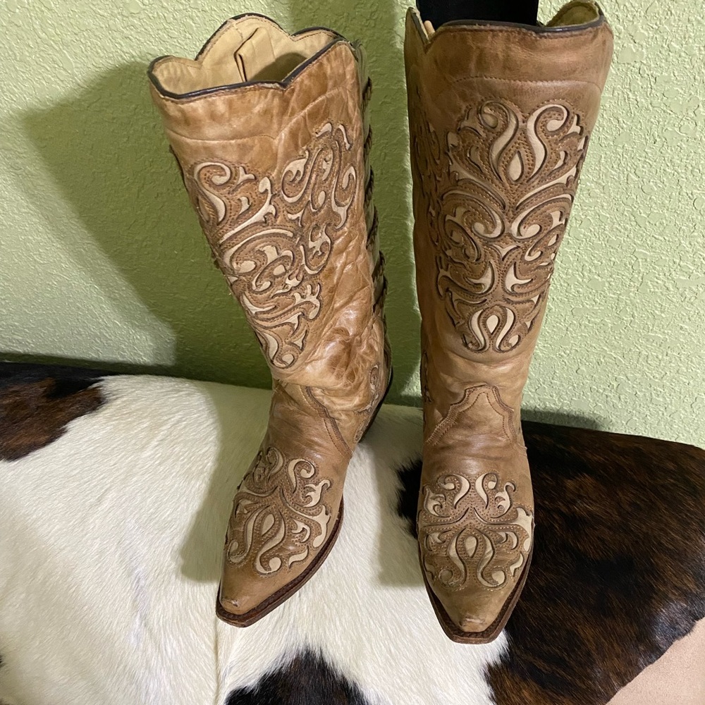 Corral Point Toe Cream Embroidery